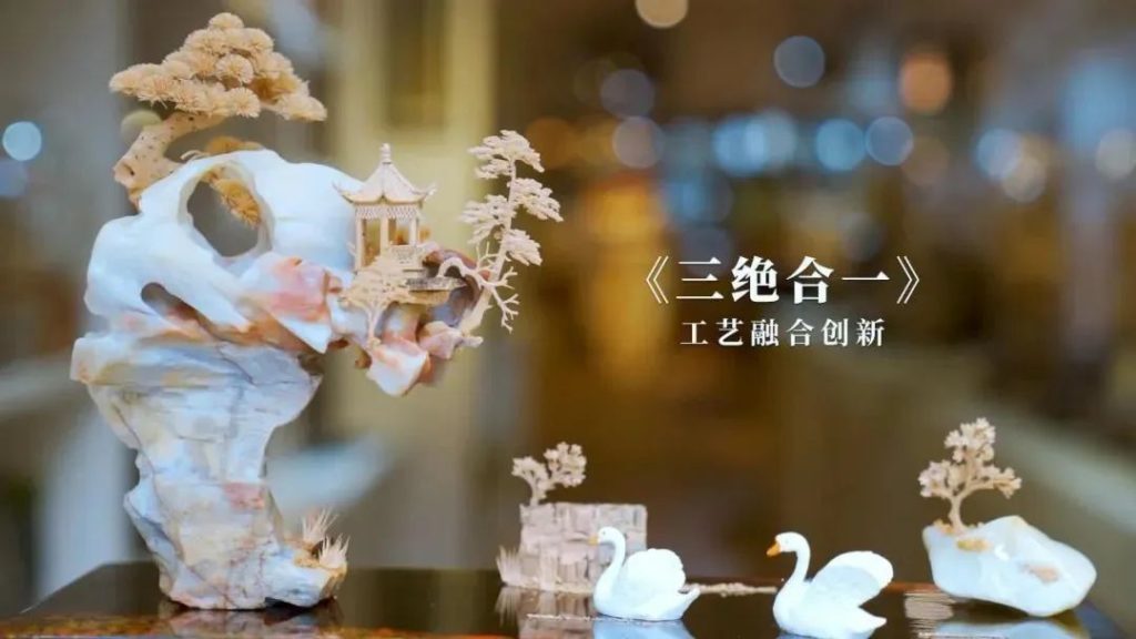 到底是鸡血石值钱，还是和田玉值钱？